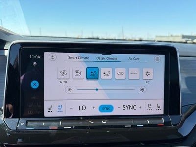 2025 Volkswagen Atlas Cross Sport 2.0T SE w/Technology