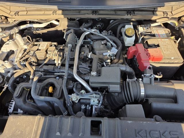 2025 Nissan Kicks SR