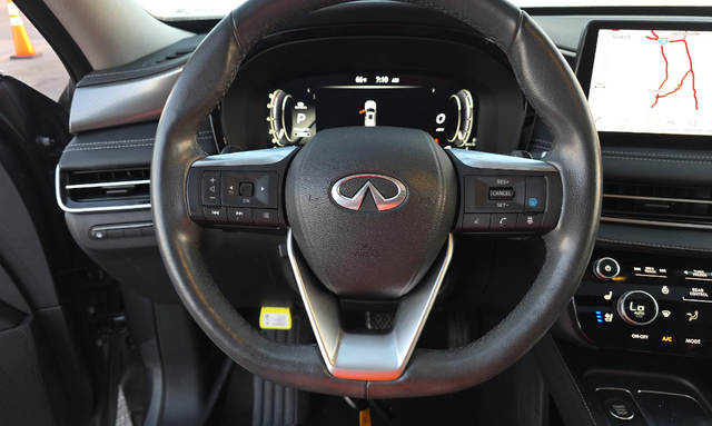 2023 INFINITI QX60 LUXE