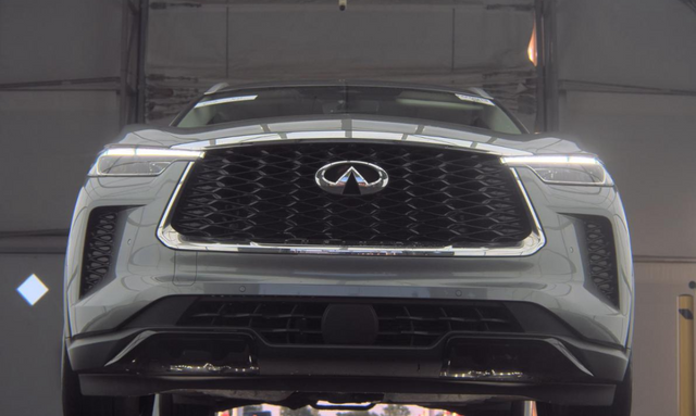 2023 INFINITI QX60 LUXE