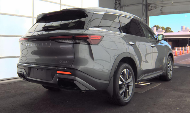 2023 INFINITI QX60 LUXE