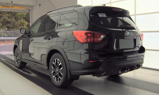 2020 Nissan Pathfinder SV