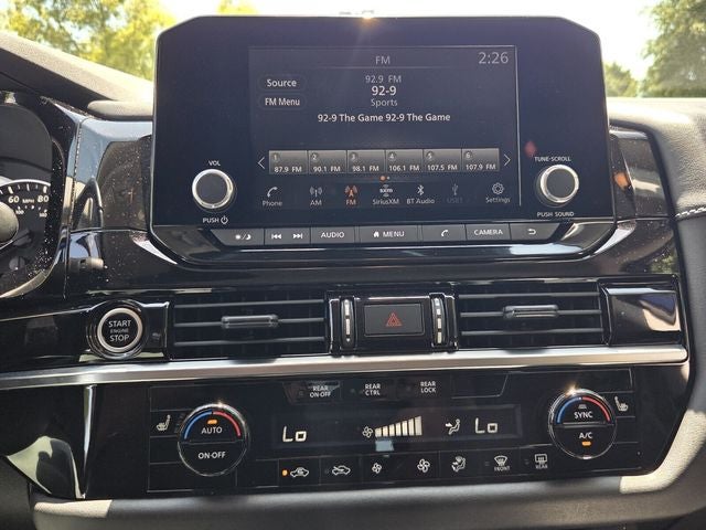 2024 Nissan Pathfinder SV
