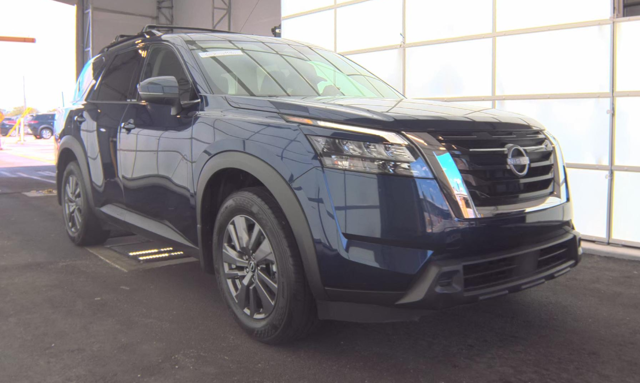 2024 Nissan Pathfinder SV
