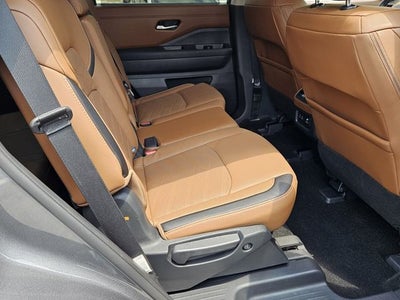 2025 Nissan Pathfinder Platinum