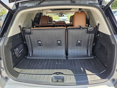 2025 Nissan Pathfinder Platinum