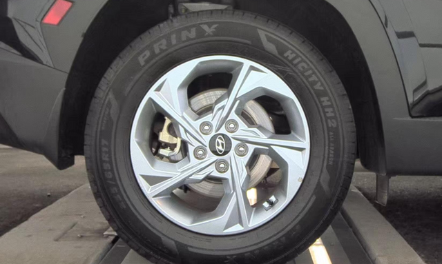 2023 Hyundai Tucson SE