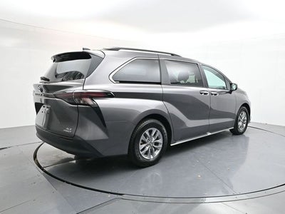 2024 Toyota Sienna XLE