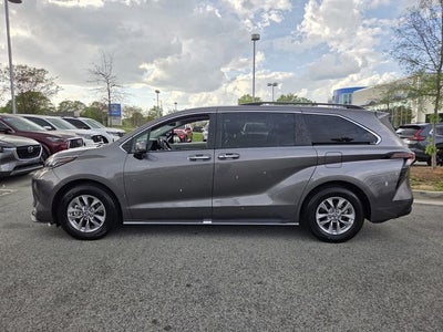 2024 Toyota Sienna XLE 8 Passenger