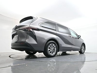 2024 Toyota Sienna XLE