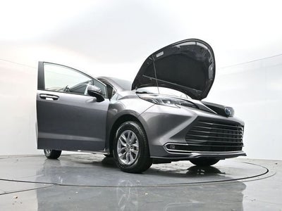 2024 Toyota Sienna XLE