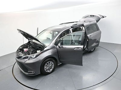2024 Toyota Sienna XLE