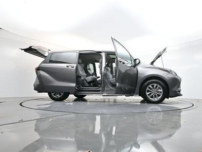 2024 Toyota Sienna XLE