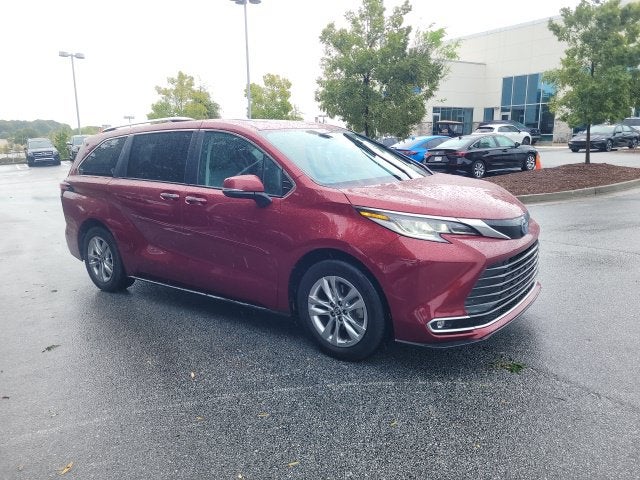 2023 Toyota Sienna Limited 7 Passenger