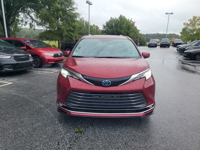 2023 Toyota Sienna Limited 7 Passenger