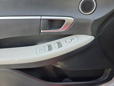 2023 Hyundai Sonata SE