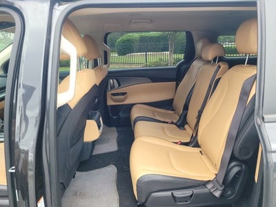 2024 Kia Carnival LX Seat Package