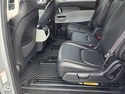 2023 Kia Carnival LX Seat Package