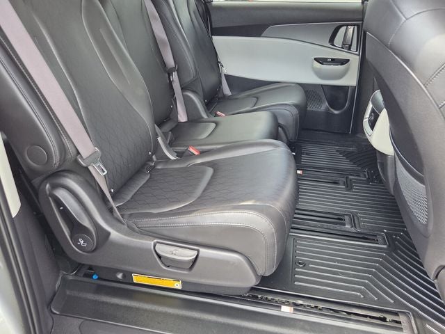 2023 Kia Carnival LX Seat Package