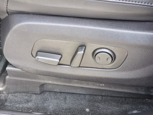 2023 Kia Carnival LX Seat Package