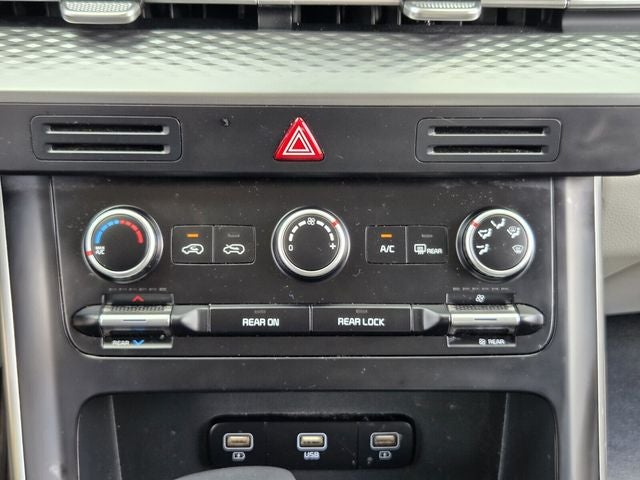 2023 Kia Carnival LX Seat Package