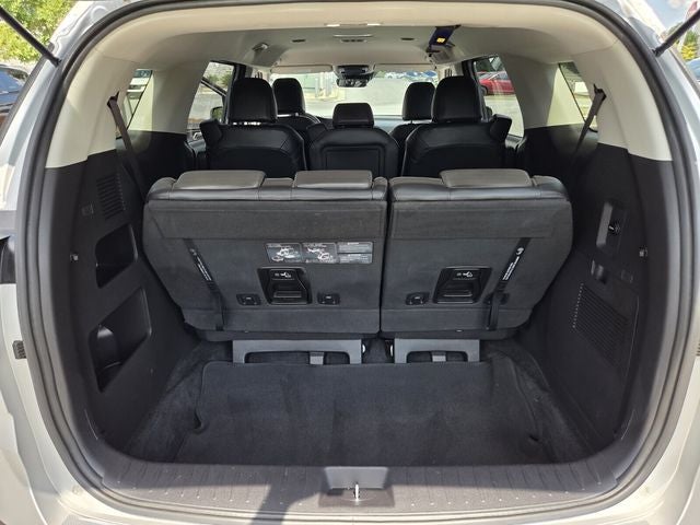 2023 Kia Carnival LX Seat Package