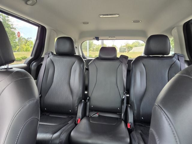 2023 Kia Carnival LX Seat Package